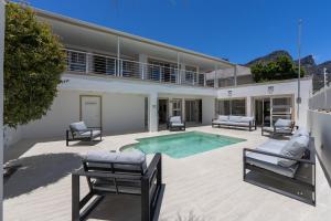 Πισίνα στο ή κοντά στο L X I Camps Bay