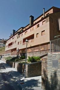 Το κτήριο όπου στεγάζεται  το διαμέρισμα