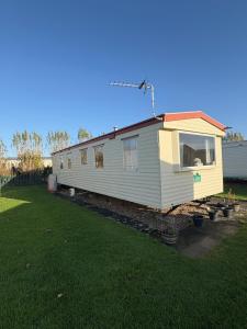 Budova, kde se prázdninový areál nachází