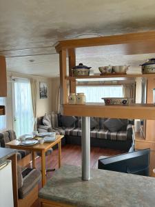 Posezení v ubytování 215 North Happy Days