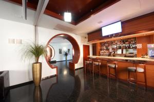Lounge nebo bar v ubytování Savoy Hotel