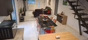 Χώρος καθιστικού στο Le Vallon du Garn - Gîte en pleine nature +3 φωτογραφίες