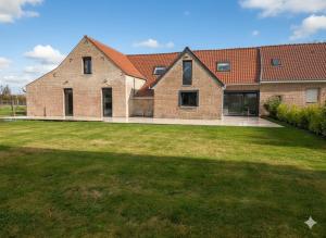 Το κτήριο όπου στεγάζεται  η παραθεριστική κατοικία