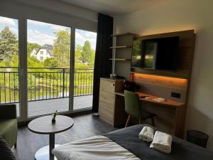 Nespecifikovaný výhled na hory nebo výhled na hory při pohledu z hotelu