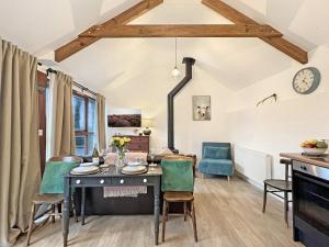 Χώρος καθιστικού στο Daveys Barn Brendon Hill