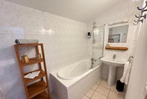 Ένα μπάνιο στο La Halte des Pierrus