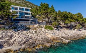 Naturlandskabet i nærheden af villaen