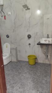 Ένα μπάνιο στο Hotel Star Eleven +5 φωτογραφίες