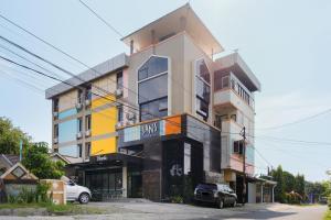 El edificio en el que está el hotel