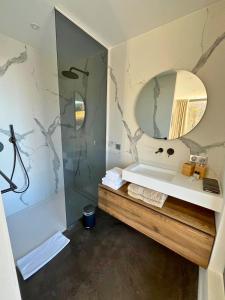 Koupelna v ubytování Le Nordic 4 pers - vue imprenable sur un lac dans le Haut-Jura