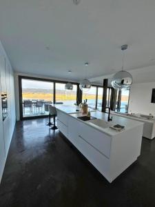 Fotografie z fotogalerie ubytování Le Nordic 4 pers - vue imprenable sur un lac dans le Haut-Jura v destinaci Grande Riviere