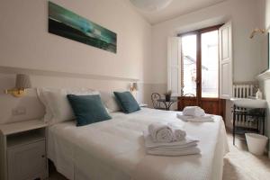 Una cama o camas en una habitación de Hotel Canada