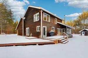 House In The Woods v zimě