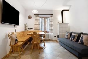 Μια τηλεόραση ή/και κέντρο ψυχαγωγίας στο Casa Brenta - Alpine Charm