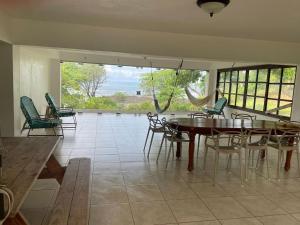 Naturlandskabet i nærheden af villaen