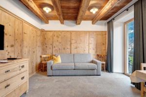 Posezení v ubytování Alpin Chalet Samer Apt Berghütte