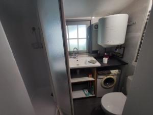 Η κουζίνα ή μικρή κουζίνα στο Au Chemin de la Forêt - Maison pour 4p +13 φωτογραφίες