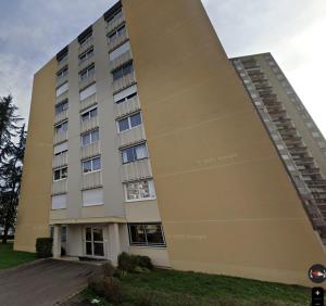 Το κτήριο όπου στεγάζεται  το διαμέρισμα