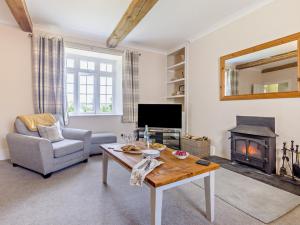 Μια τηλεόραση ή/και κέντρο ψυχαγωγίας στο 6 Bed in Okehampton ESTRA