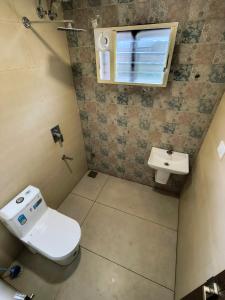 Ένα μπάνιο στο PVA Ayurveda Stay