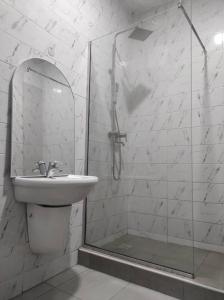 Koupelna v ubytování Beautiful 4 bedroom by the water