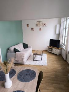 Χώρος καθιστικού στο Le Nid du Château Sully-sur-Loire