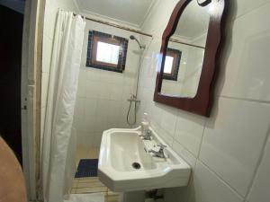 Ένα μπάνιο στο El Pillan "Travelers" House +23 φωτογραφίες