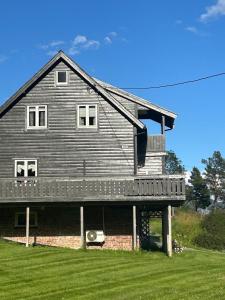 Φωτογραφία από το άλμπουμ του Skjæret - hus og landsted σε Hennebygda