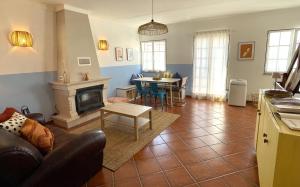 Χώρος καθιστικού στο CASA MALUCA by Stay in Alentejo