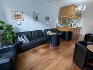 Posezení v ubytování Valentine Lodge Over 21 Adult Couples Only