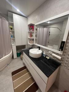 Ένα μπάνιο στο Cozy apartment in the Heart of Bukhara +2 φωτογραφίες