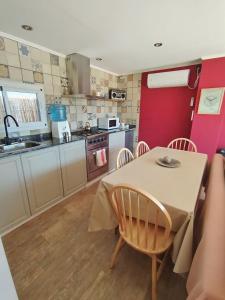 Η κουζίνα ή μικρή κουζίνα στο Departamento Los Sauces