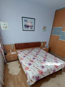 Ένα ή περισσότερα κρεβάτια σε δωμάτιο στο 2-ярусные аппартаменты Дебрецено