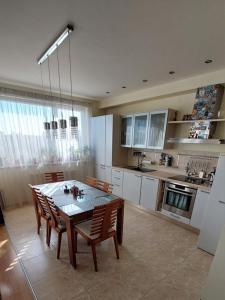 Φωτογραφία από το άλμπουμ του 2-ярусные аппартаменты Дебрецено σε Pakopi