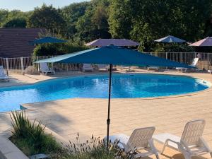 Πισίνα στο ή κοντά στο Chalet 16 pâquerette