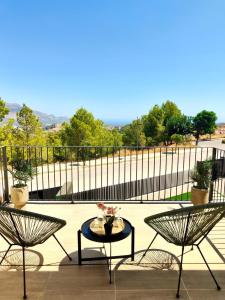 Балкон или терраса в New villa with private pool in Polop Bay View