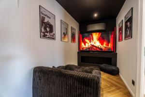 Χώρος καθιστικού στο Saga - Cinema Room - By Primo