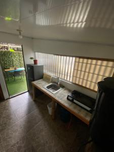 Nhà bếp/bếp nhỏ tại Maudie +29 ảnh