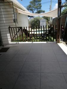 En balkon eller terrasse på La Esquina