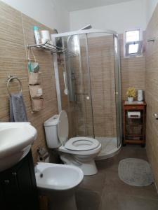 Ένα μπάνιο στο La Esquina