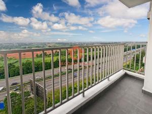 Φωτογραφία από το άλμπουμ του Cozy 2BR Royal Sentul Apt 