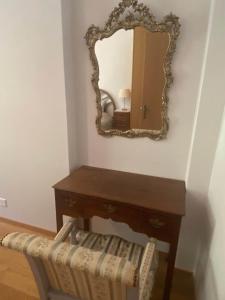 Φωτογραφία από το άλμπουμ του Cozy Swiss Getaway With Mountain Views στο Chateau-d'Oex