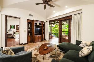 TV a/nebo společenská místnost v ubytování Dream House in prestigious Hacienda Pinilla