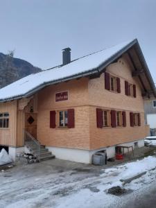 Tòa nhà nơi nhà nghỉ dưỡng tọa lạc +6 ảnh