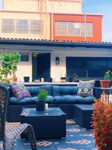 Χώρος καθιστικού στο SALE!! Brick City Bungalow 20 mins from NYC!!