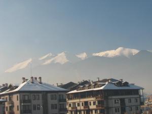 Nespecifikovaný výhled na hory nebo výhled na hory při pohledu z hotelu