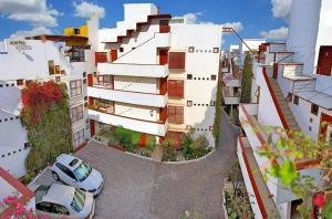 Το κτήριο όπου στεγάζεται  το ξενοδοχείο +19 φωτογραφίες