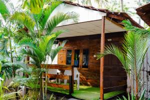 En have udenfor Orange Sky Inn + 10 billeder