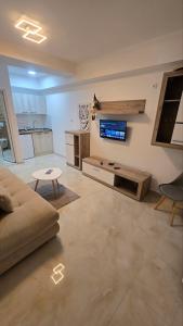 Μια τηλεόραση ή/και κέντρο ψυχαγωγίας στο Beli Tigar