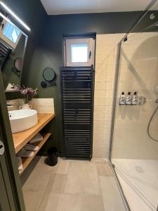 Ένα μπάνιο στο Maison Soyeuse